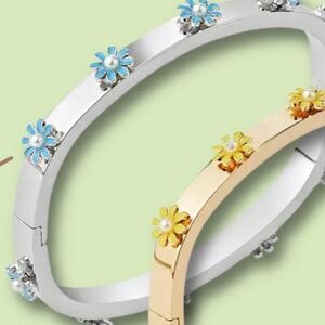 Park Lane Freesia Bracelet NWT  Silver with Blue Flowers